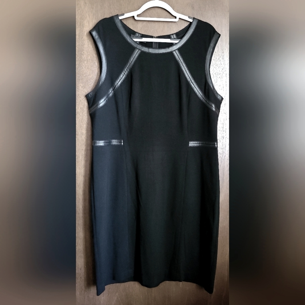 EUC! Lafayette 148 New York Leather Trim Black Sheath Dress 🖤